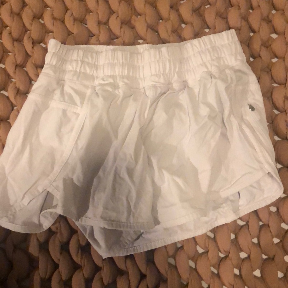 Lululemon Shorts white